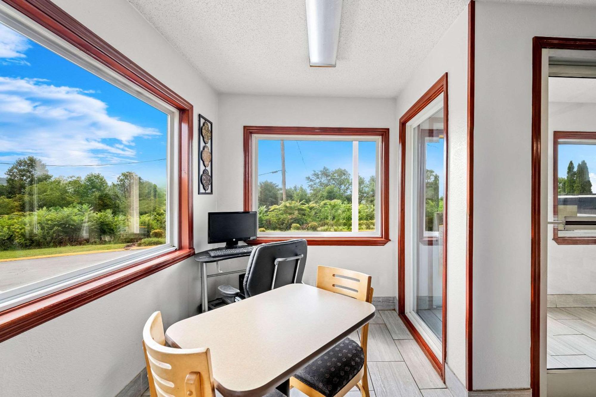 Econo Lodge Kingsport Bagian luar foto