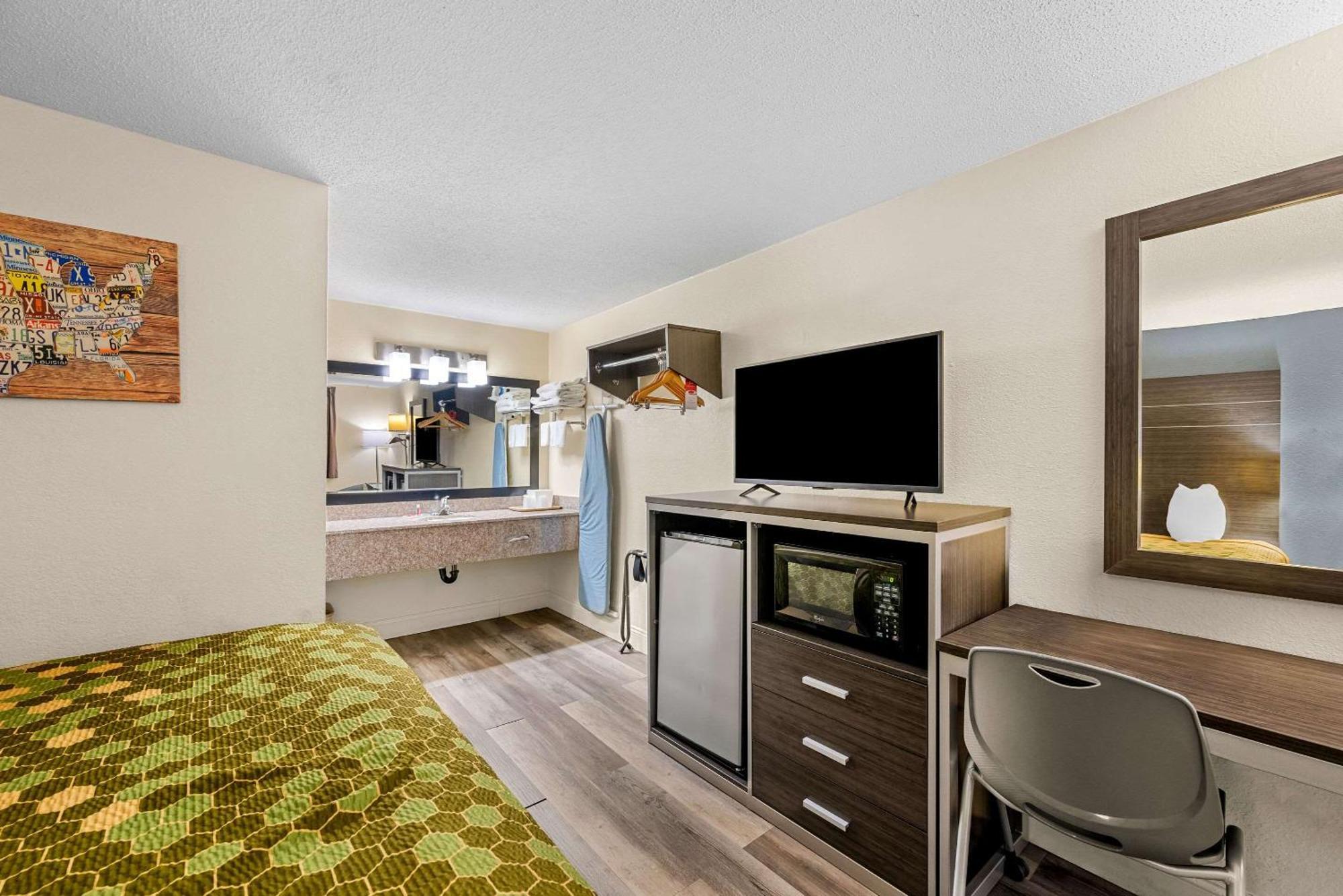 Econo Lodge Kingsport Bagian luar foto